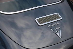 Jaguar E-Type: l’auto che Enzo Ferrari definì la più bella del mondo